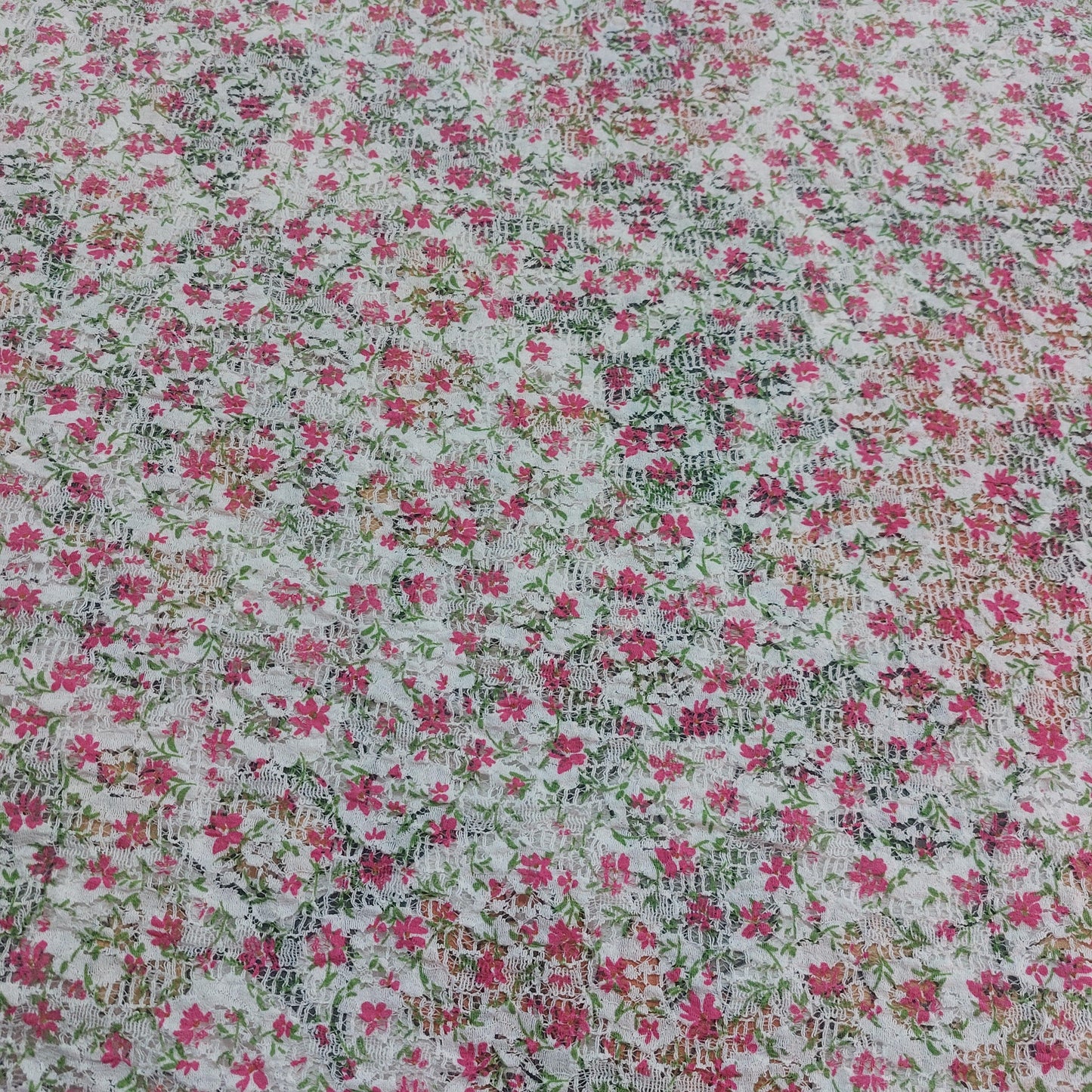 Ditsy print lace