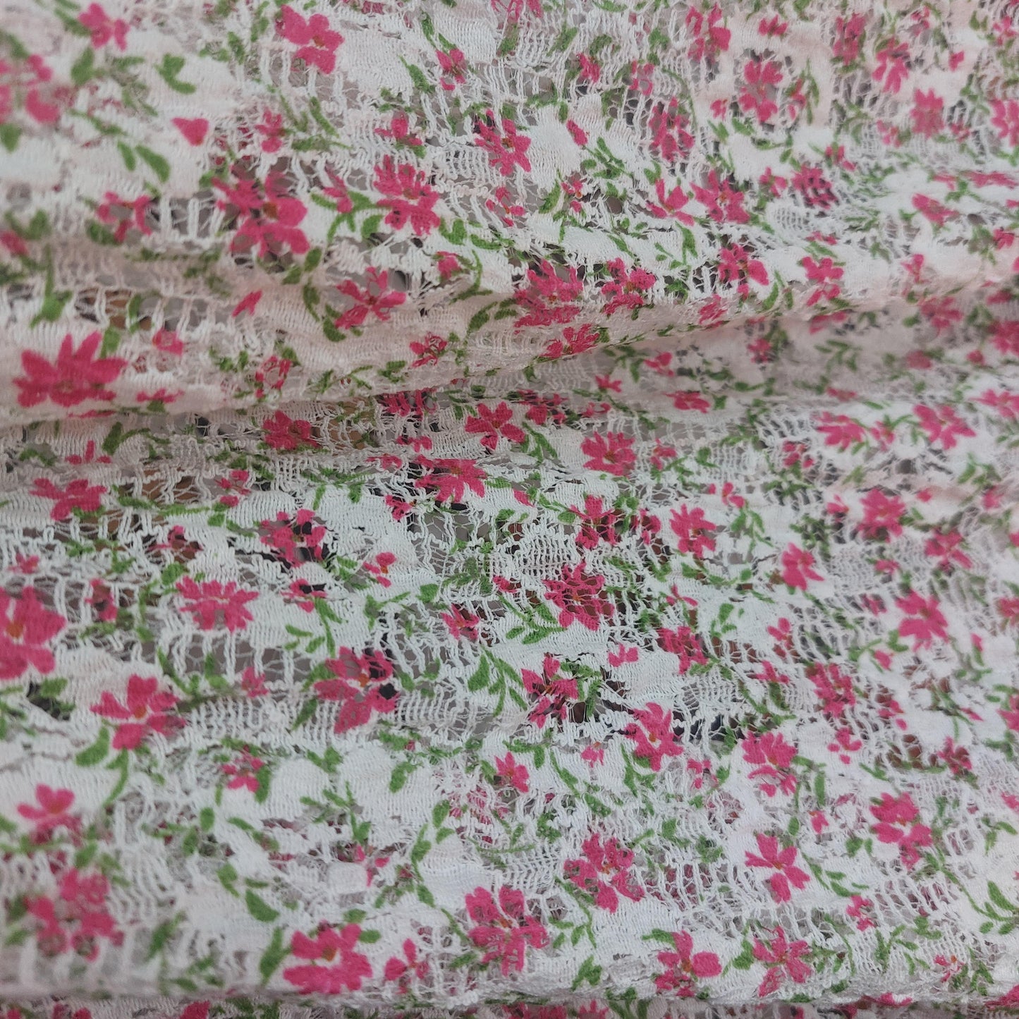 Ditsy print lace