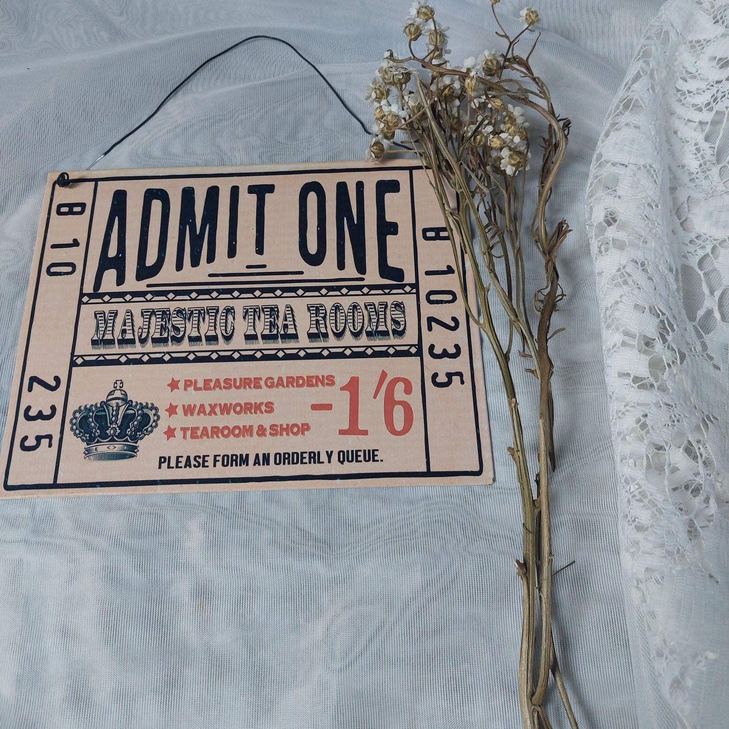 Pre-loved sign