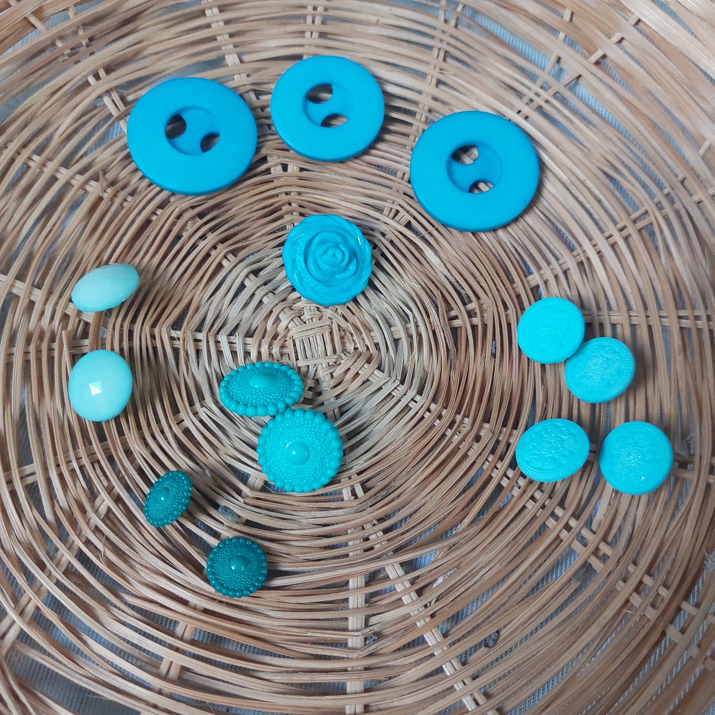 Turquoise button pack vintage