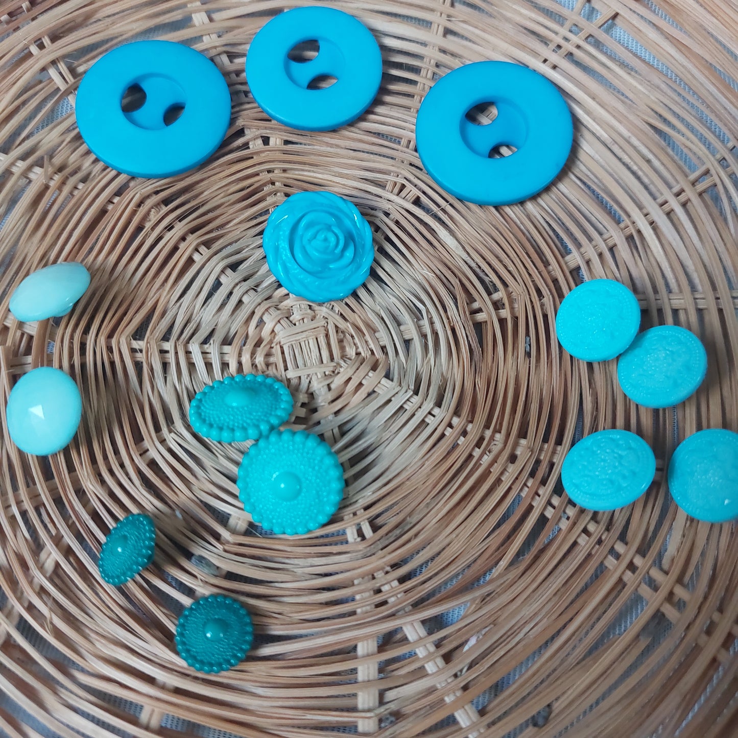 Turquoise button pack vintage